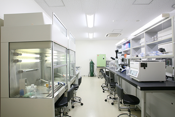 ライフサイエンス研究センター（生化学実験室、遺伝子実験室、細胞培養室）