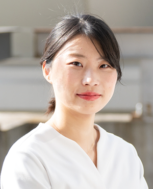 石田 史子さん
