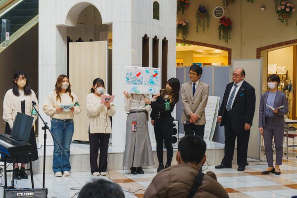 【医療検査学科】「Love49子宮頸がん予防啓発活動」に医療検査学科教員、学生が参加しました。