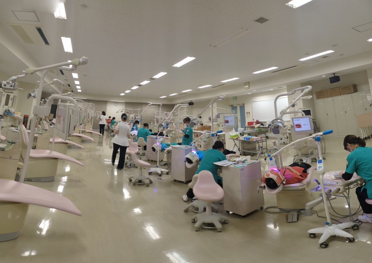 【口腔保健学科】4年間の学びの集大成「プロフェッショナルオーラルヘルス実習」を実施しました