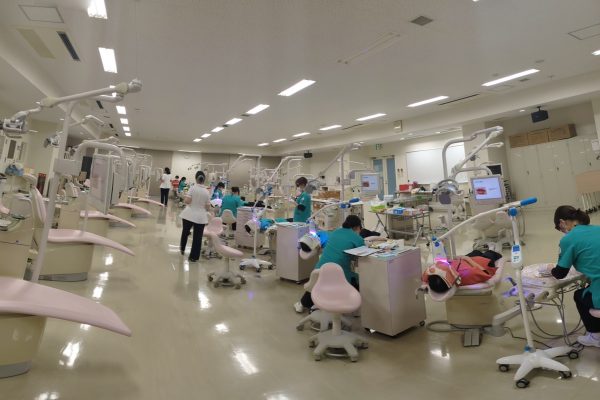 【口腔保健学科】4年間の学びの集大成「プロフェッショナルオーラルヘルス実習」を実施しました