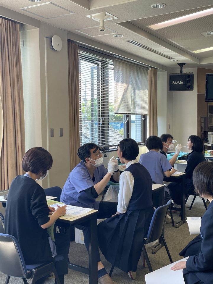 【口腔保健学科】「令和６年度神戸常盤女子高等学校　歯科健診」