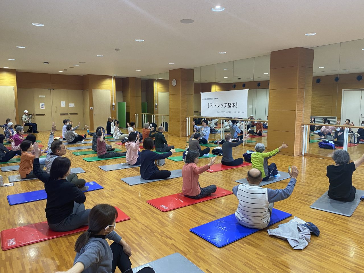 【地域交流センター】公開講座「ストレッチ整体」を開催しました
