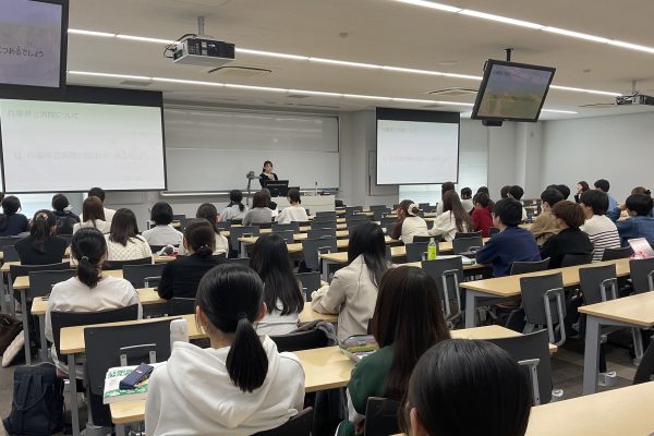【医療検査学科】卒業生が授業に登場！リアルな仕事の話を聞きました