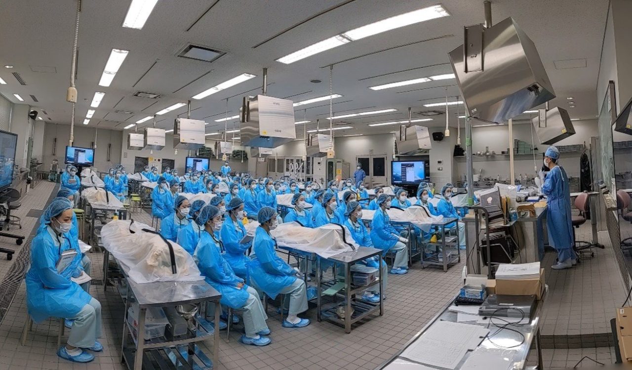 【口腔保健学科】人体解剖見学実習の実施