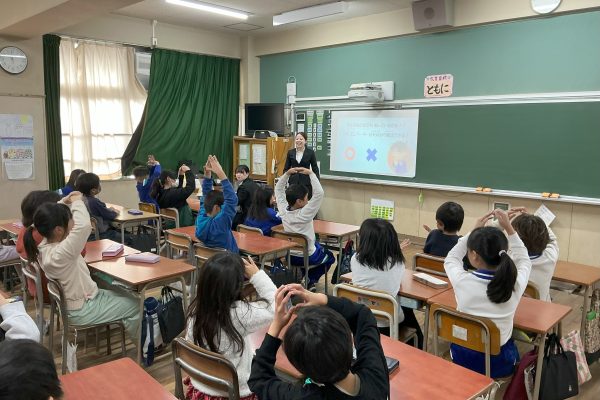 【こども教育学科】TOPPAN株式会社コラボ企画「防災教育実践@神戸市立蓮池小学校」を実施し、神戸新聞に掲載されました！