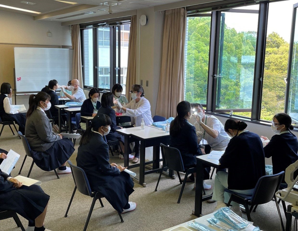 【口腔保健学科】神戸常盤女子高等学校　歯科検診
