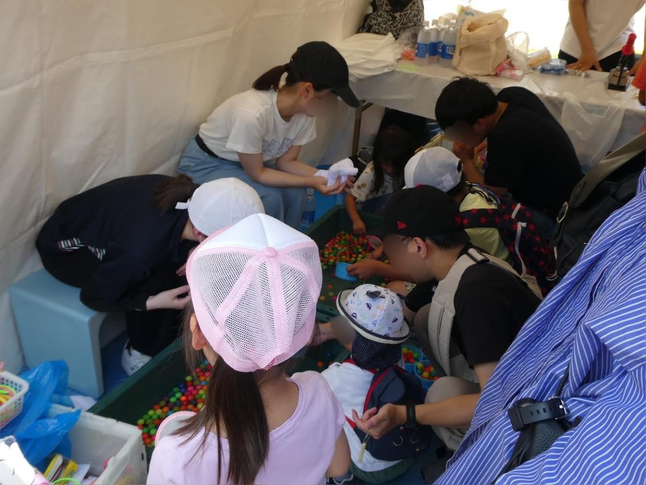 神戸まつり長田フェスティバルに、本学の学生が地域貢献活動としてボランティアで参加しました