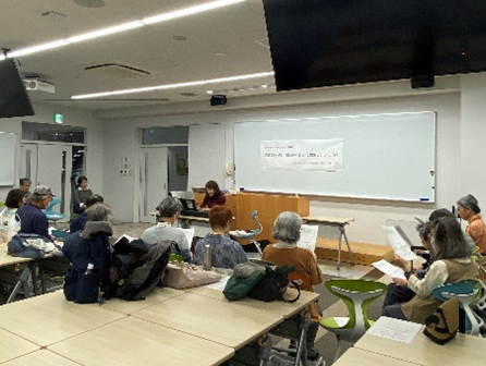 【地域交流センター】公開講座「童謡・昭和歌謡を楽しく歌いましょう」を学内で開催しました