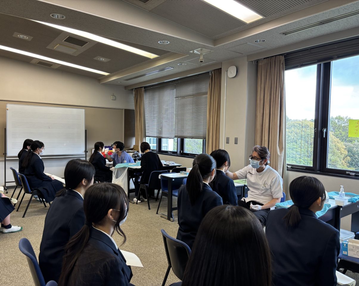 【口腔保健学科】令和7年度神戸常盤女子高等学校 歯科健診