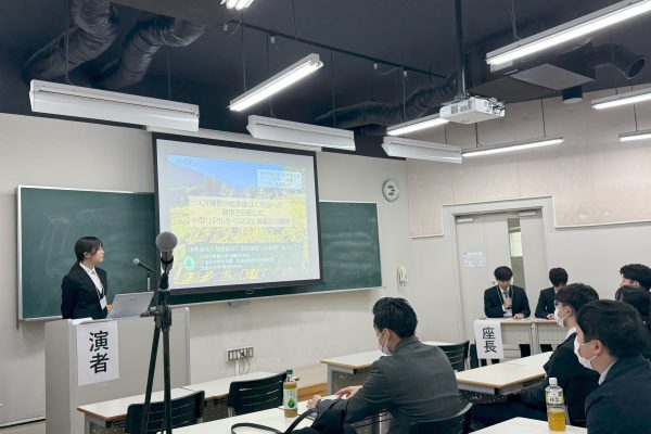 【診療放射線学科】第68回近畿支部学術大会で診療放射線学科4年生が研究発表