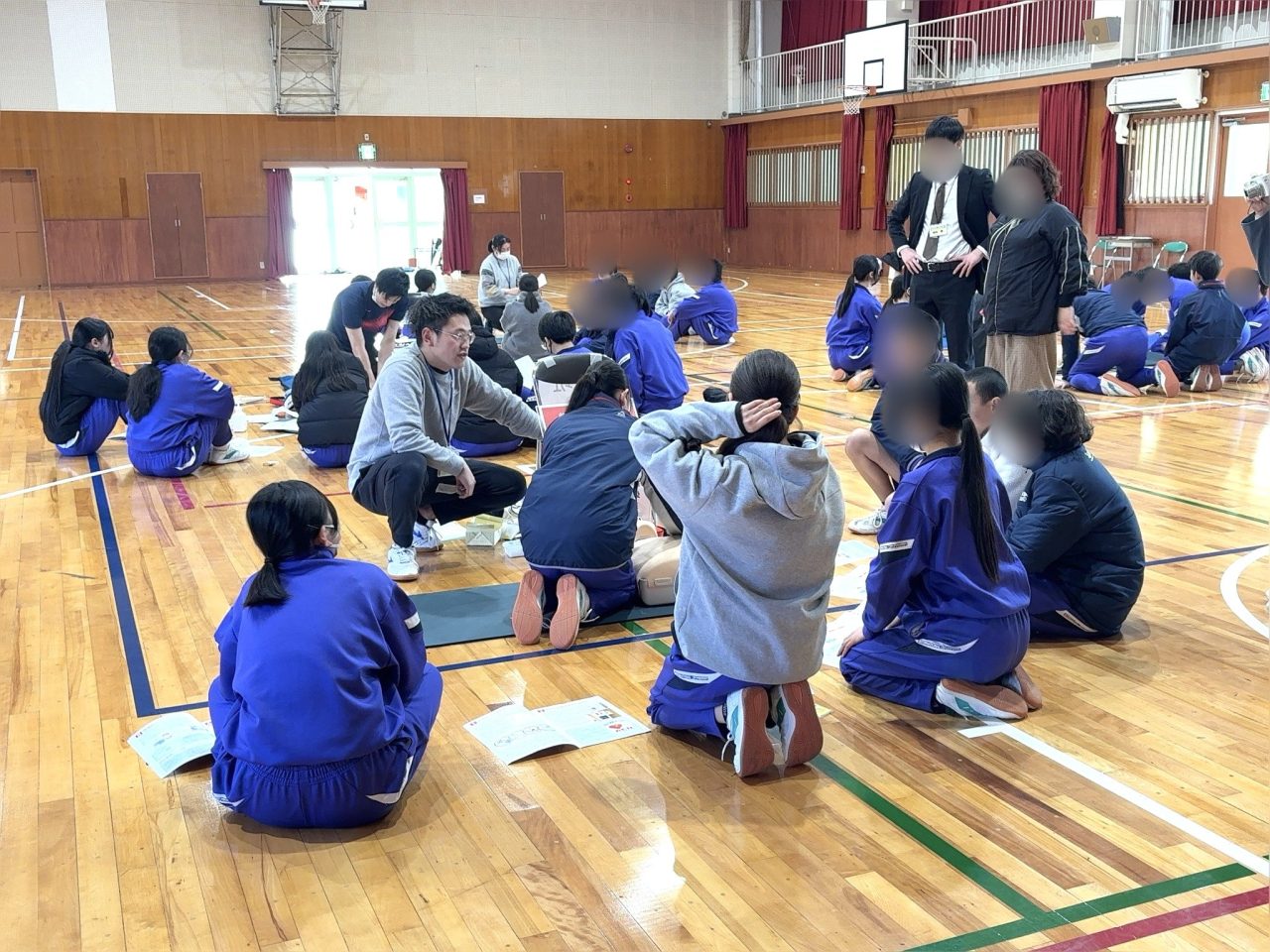 本学教員と学生が市民救命士講習を実施しました