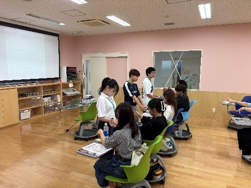 【地域交流センター】公開講座「《学生による公開講座》バルーンアート講座」を学内で開催しました