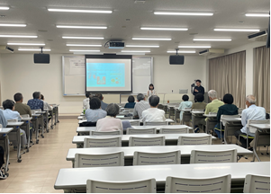 【地域交流センター】公開講座「写真から分かる体のサインー健康のためのヒントー」を学内で開催しました