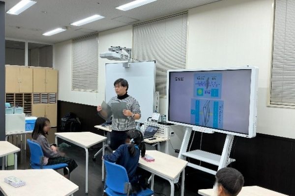 【こども教育学科】神戸常盤大学子育て支援施設KITにて小学生向け科学教室を開催しました
